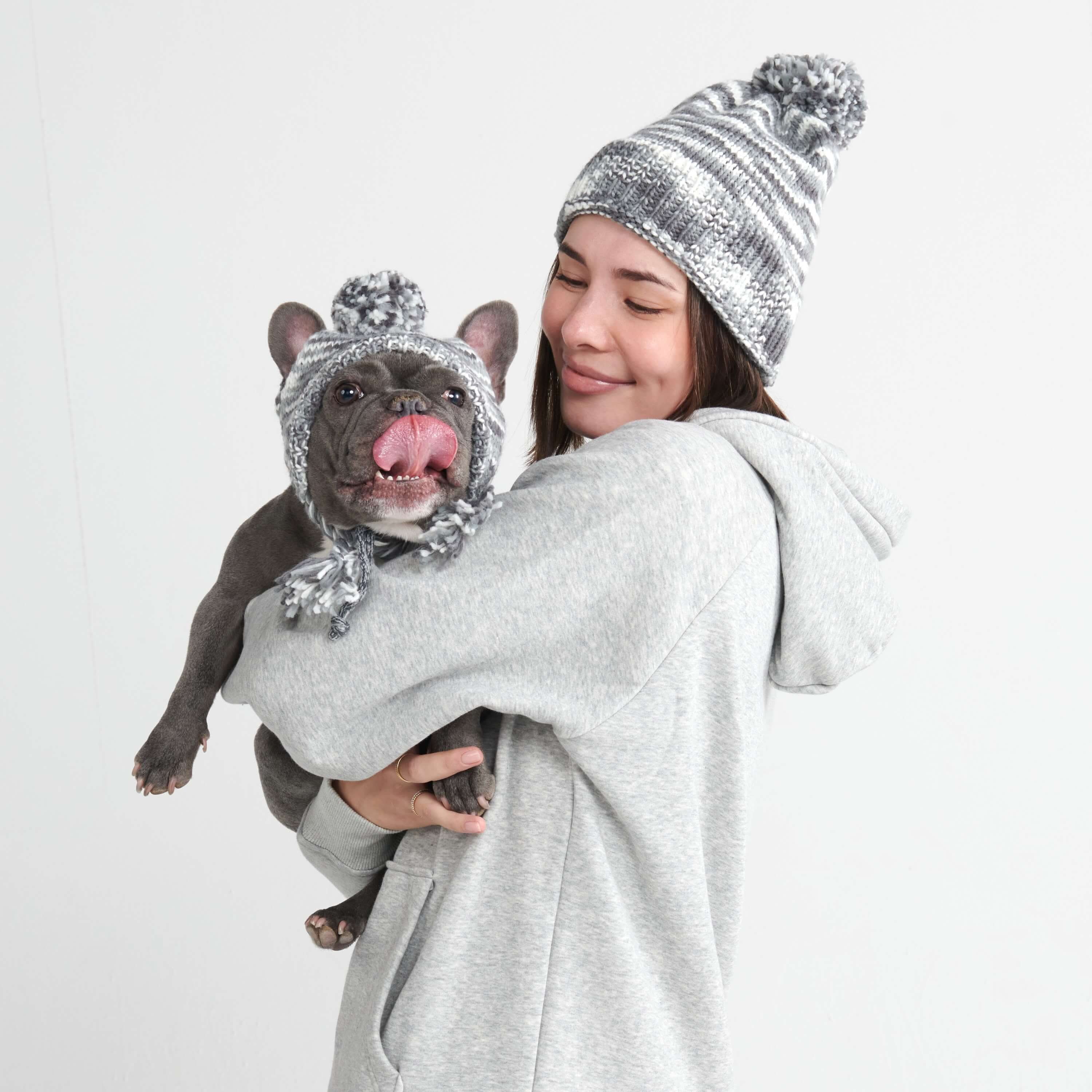 Cappello con pompon umano (multicolore) - Image 5