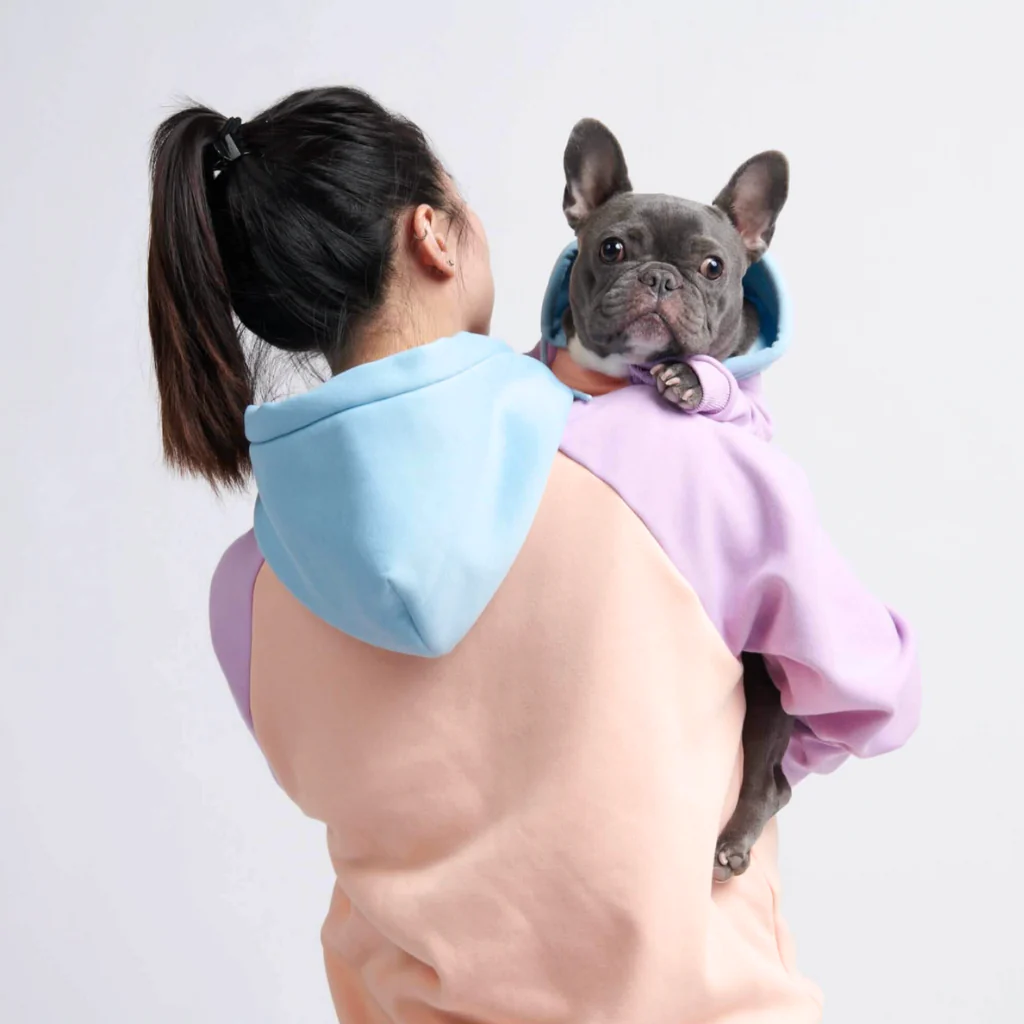 Felpa con cappuccio color block per cani - Image 48