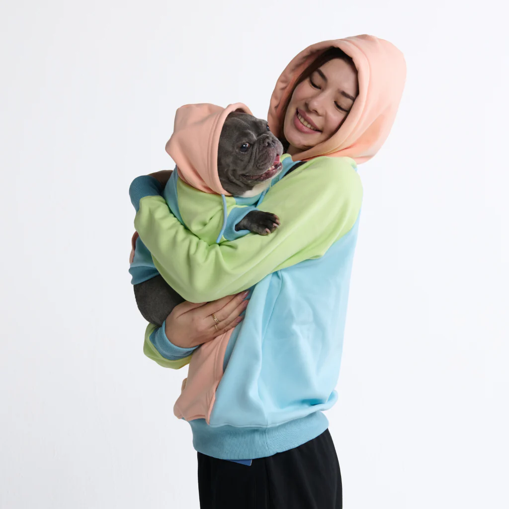 Felpa con cappuccio color block per cani - Image 85